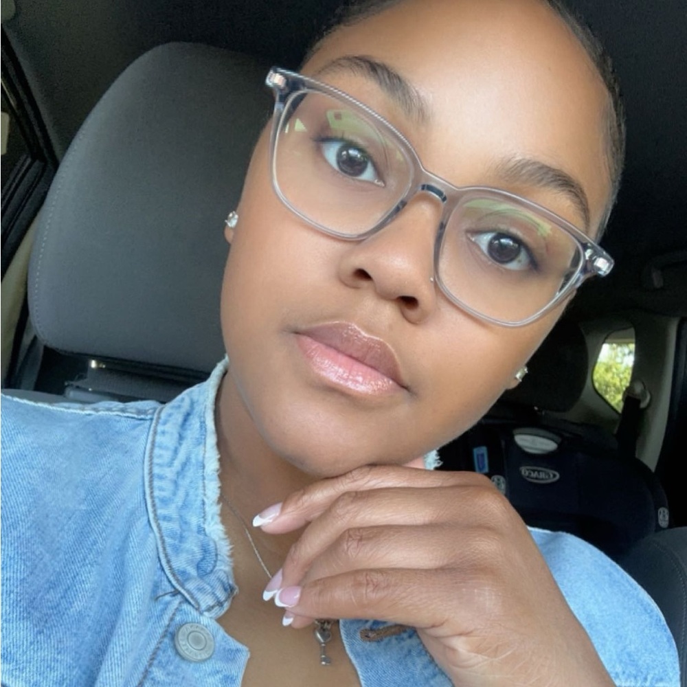 Meet your Posher, Jasmine
